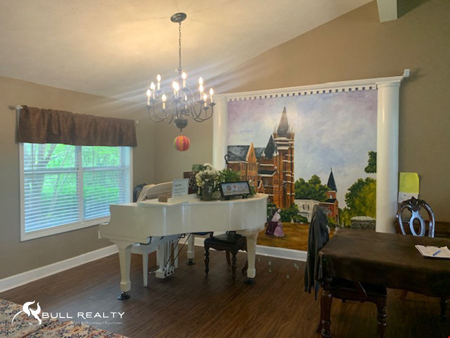 Assisted Living/Personal Care/Drug Treatment Facility | 62 Beds | ±24,000 SF
