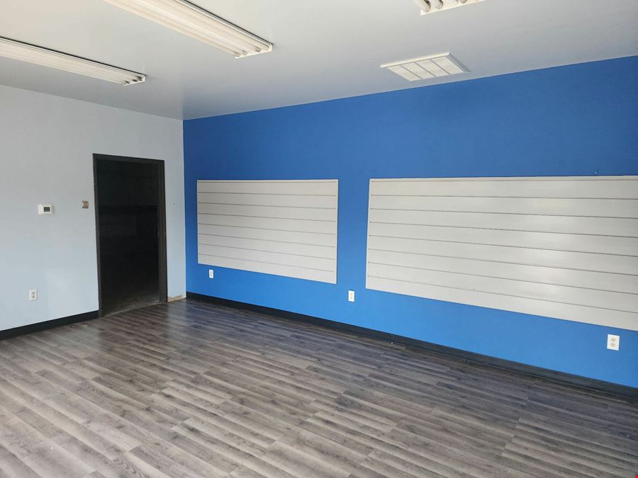 2460 Cedar St - Garage