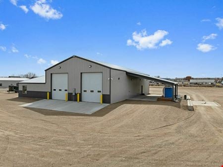Preview of Industrial space for Rent at 2051 North Merrill Avenue