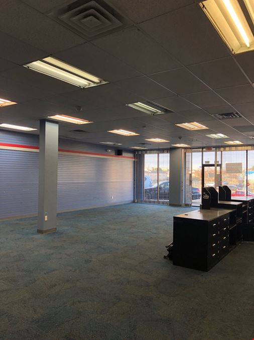 1,800 SF Retail Space