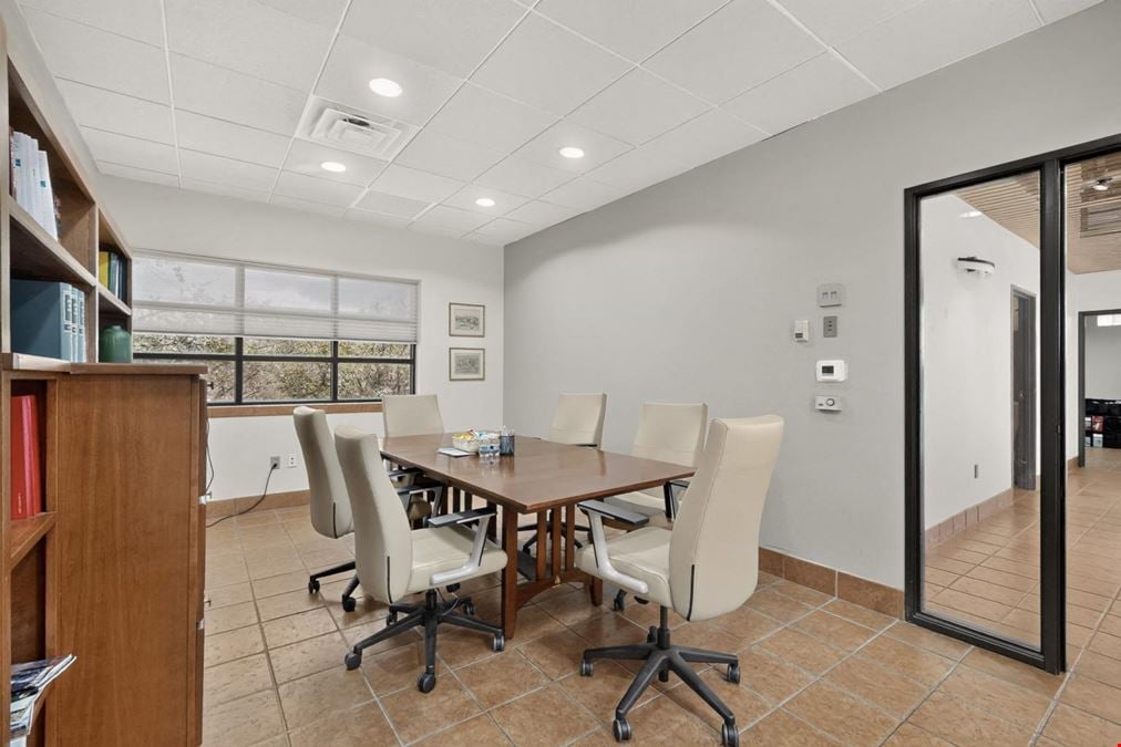 Free-Standing 2,908 SF Office with Montaño Frontage & 16 Spaces