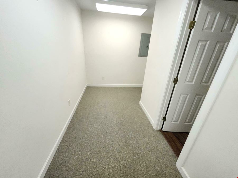 Suite 17B