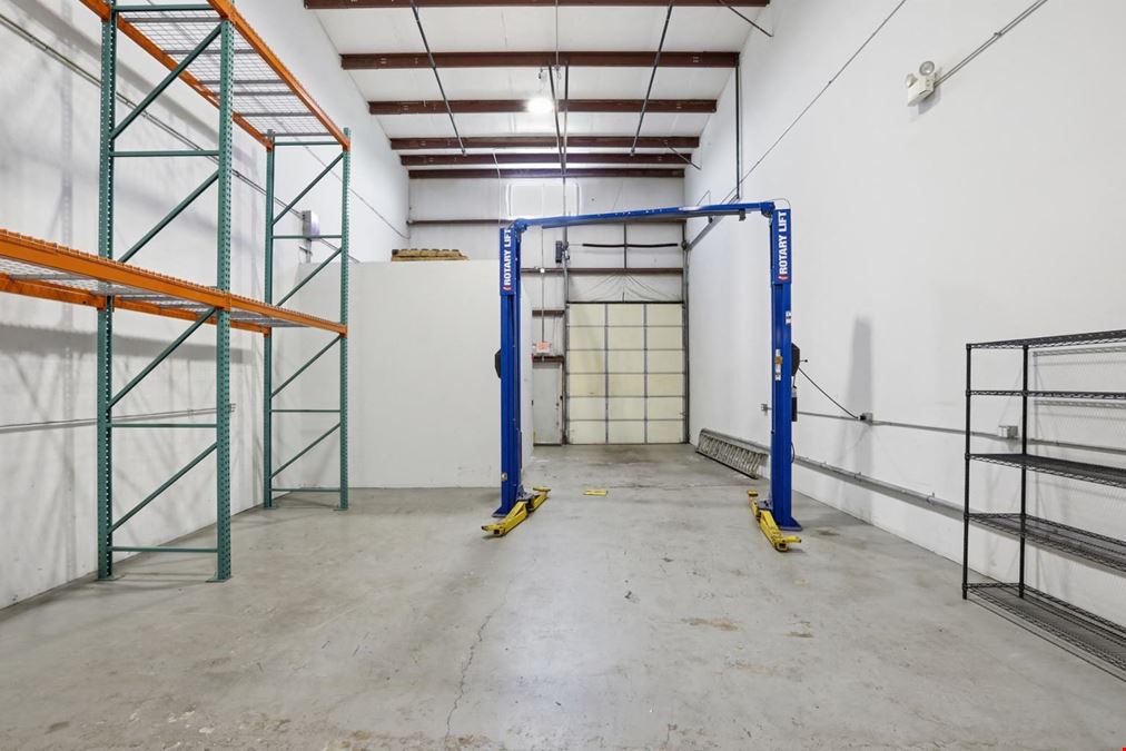 Class B 2,929sf Industrial Flex Condominium for Lease in Newburyport, MA