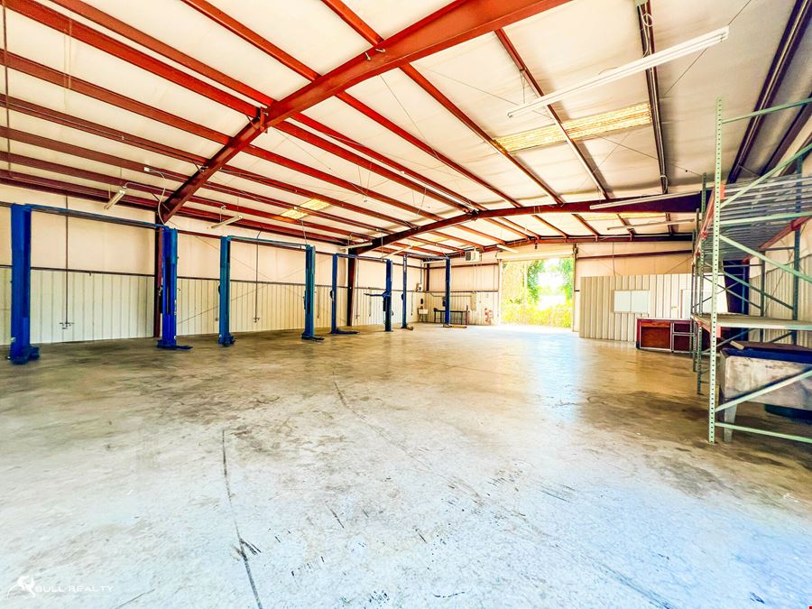 Automotive/Warehouse Space | ±4,370 SF