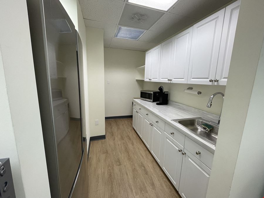 Single Offices - 400N Washington Street