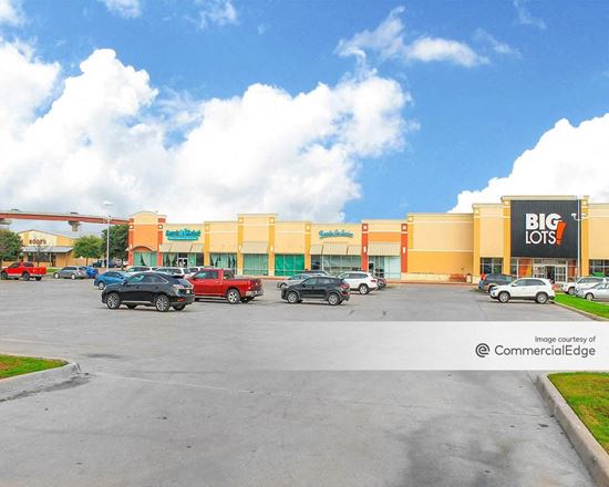 Preview of Retail space for Rent at 1201 S IH 35