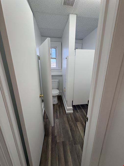 125 E Main St