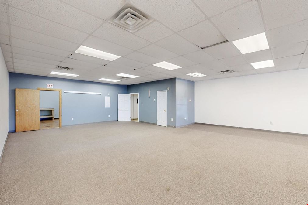 Below Market Retail Space for Lease!