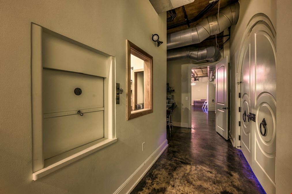 Urban Lofts, Boutique Hotel & Signature Rooftop Bar with Elevator