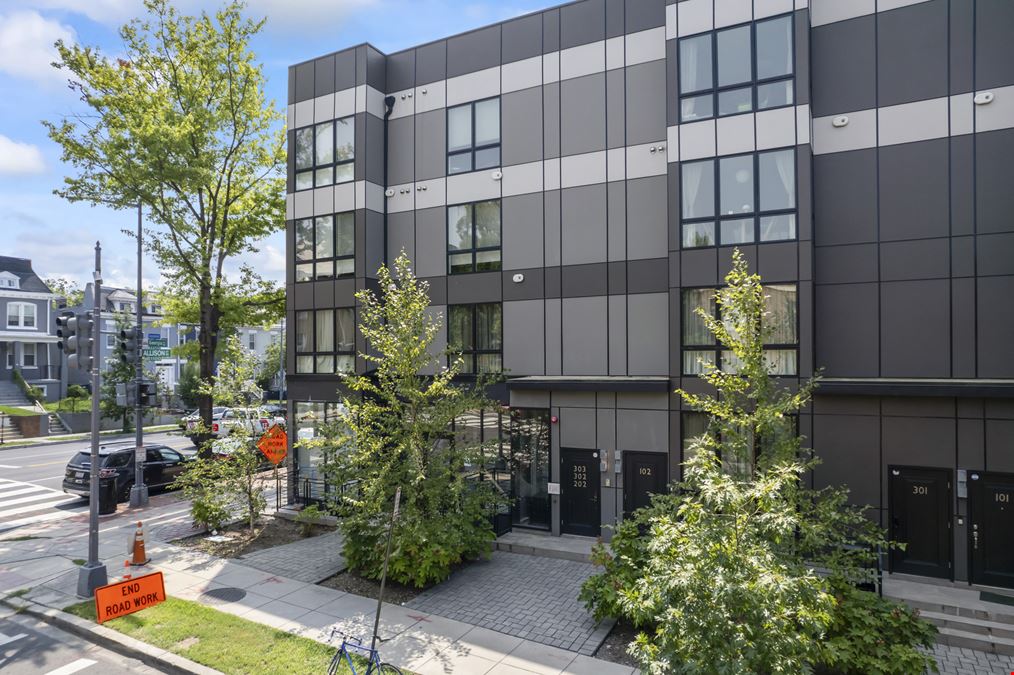 Retail Property Fit for Medical office, Dental Practice, Urgent Care, Coffee Shop, Fitness Center, Furniture Store