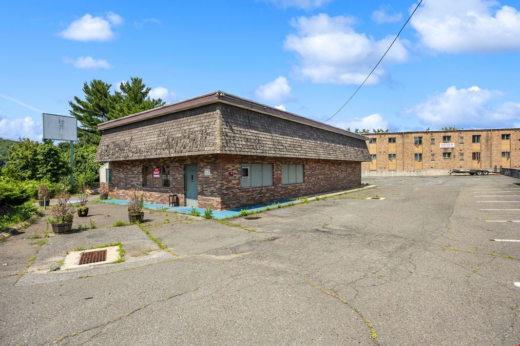 Stillson Road Stand-Alone Commercial/Retail Space.