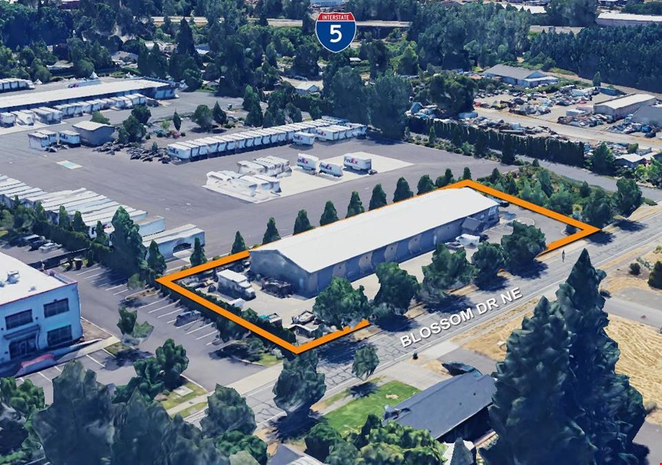 Industrial Flex Building Close to I-5