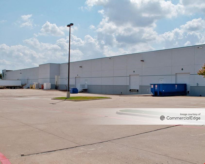 Prologis Plano Distribution Center - 2901 & 3001 Summit Avenue
