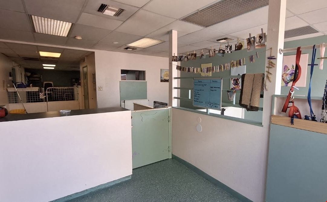 4030 & 4040 E Warren Ave