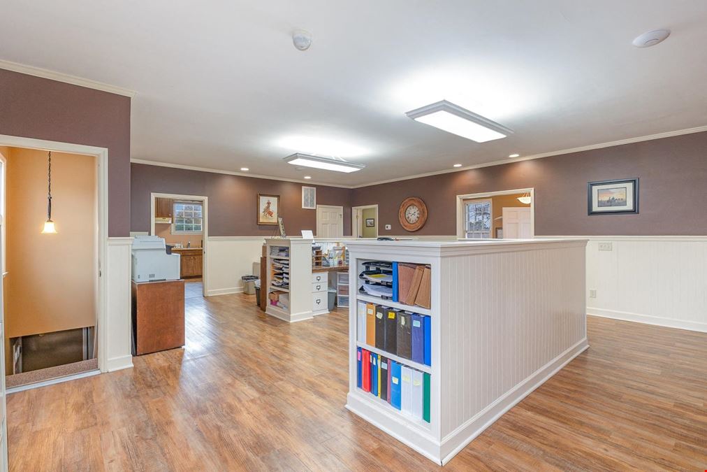 2228 N Main St