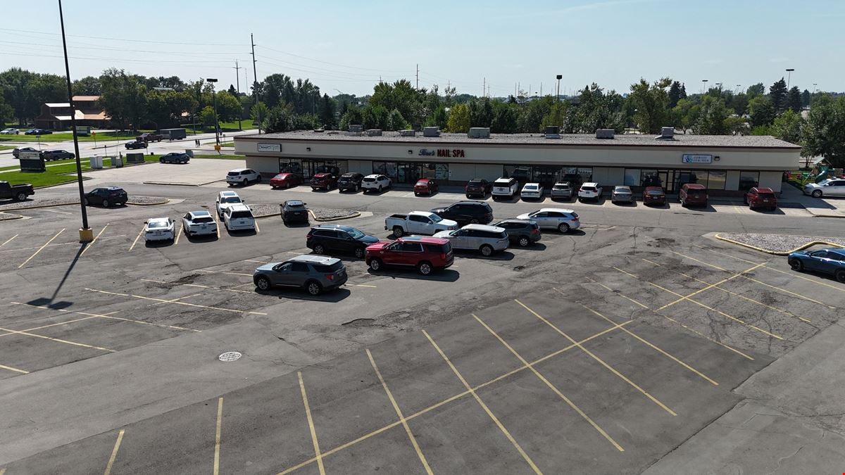 Grand Forks Multi-Tenant Shopping Center - 2550 S Columbia Road