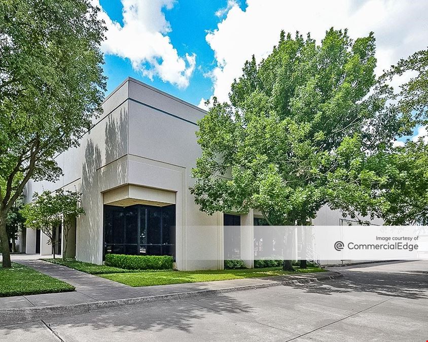 2125 Chenault Drive