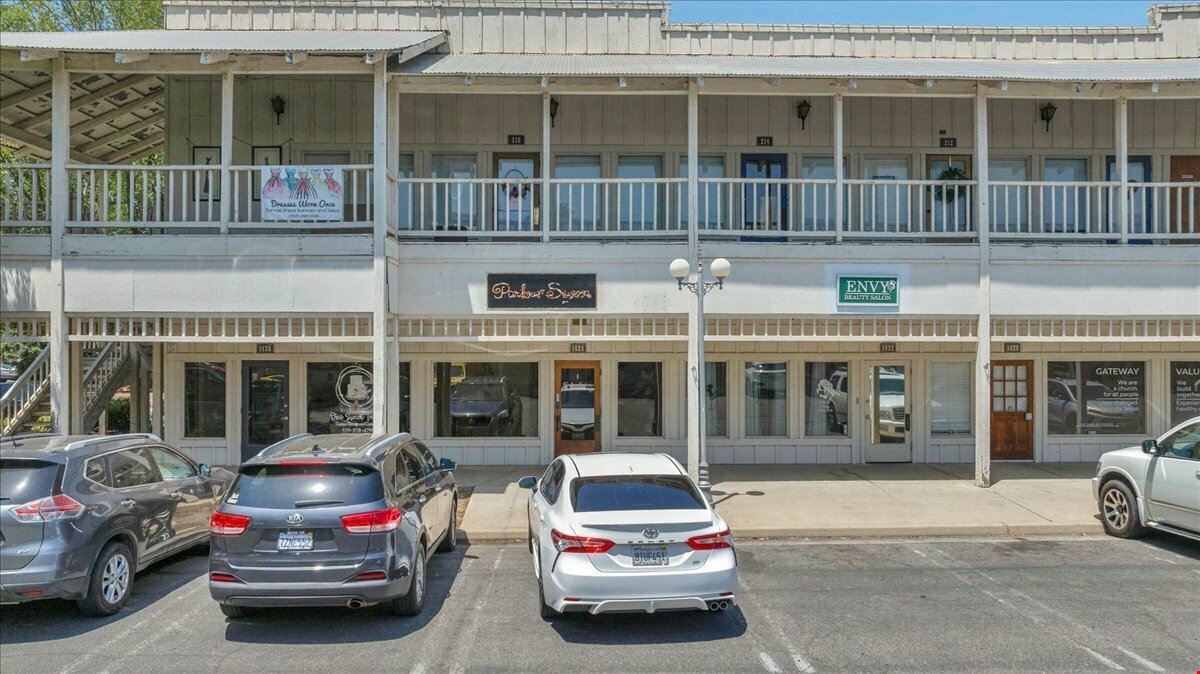 The Barnyard Shopping Center: Prime Retail Shop Space