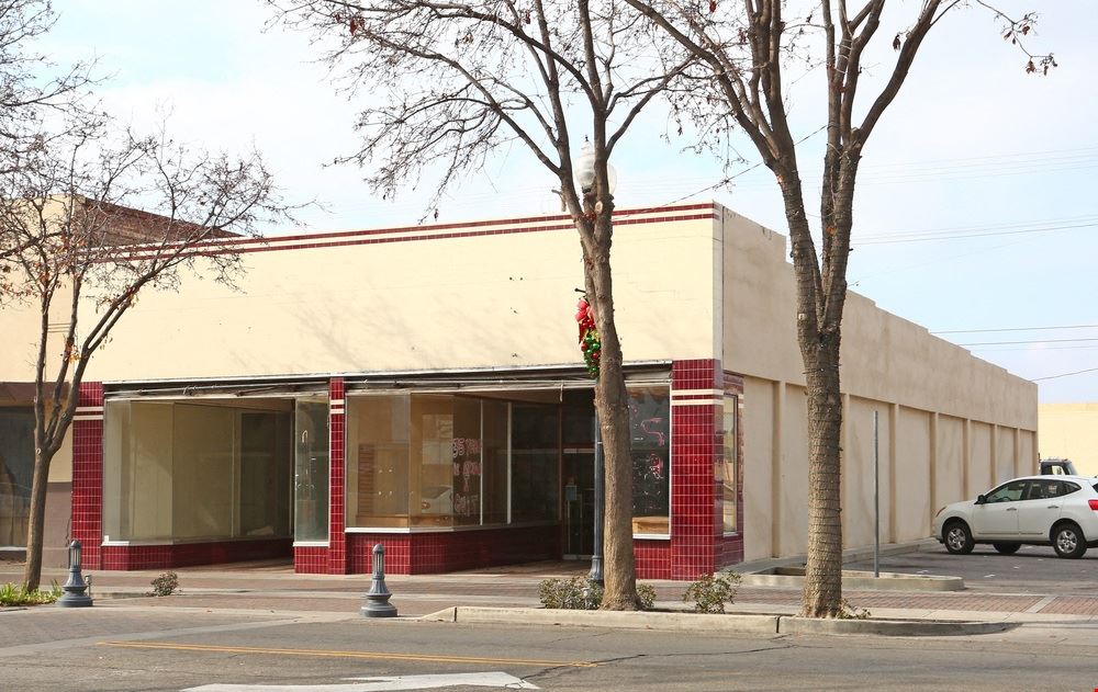 Retail Storefront Space Available in Downtown Porterville, CA