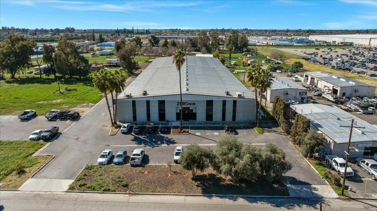 Freestanding Heavy Industrial Building w/ Office/Showroom on ±6.55 AC