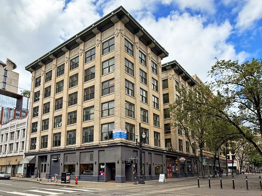 Yamhill Plaza
