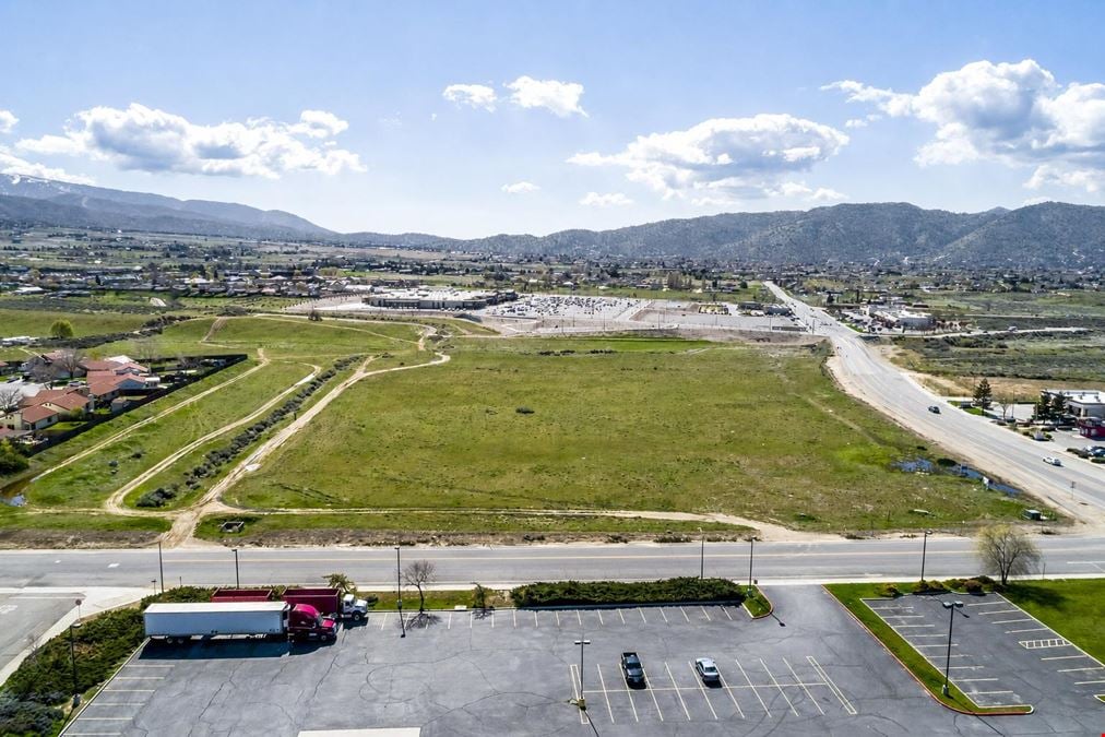 770 W Tehachapi Blvd