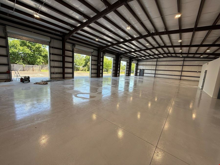 Stand-Alone Warehouse with Yard