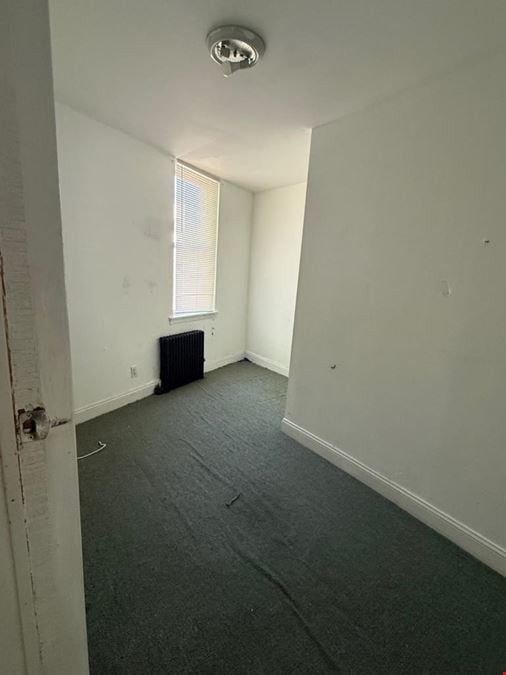 59-26 Grand Ave