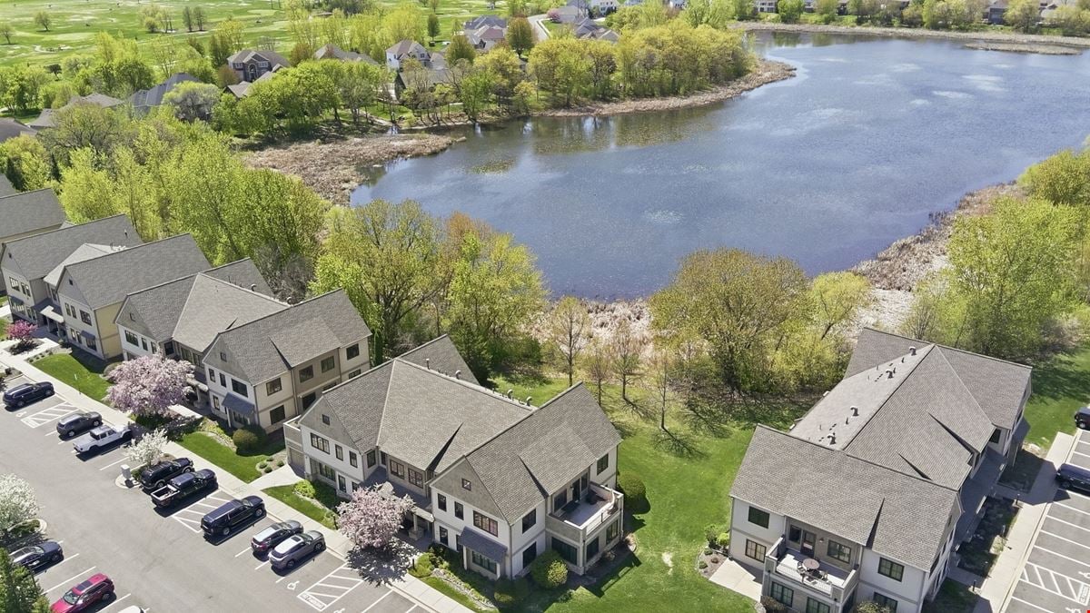 Beautiful Beacon Shore Office Park 2nd Floor Office Condo, located on Armstrong Lake in Oakdale!