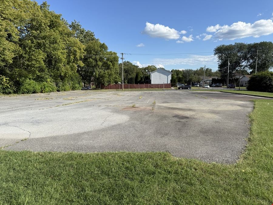 Secure yard & garage/shop