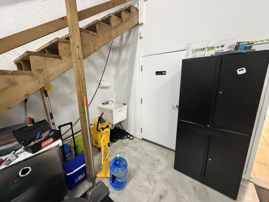 Industrial Flex Unit 3 for Lease