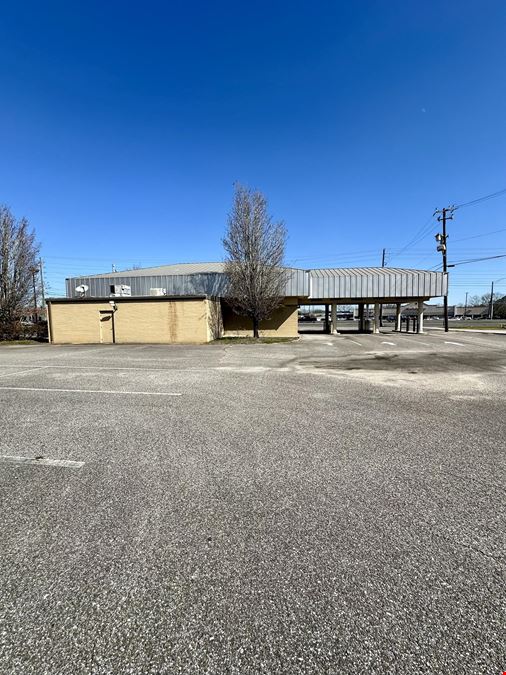 Former Bank Building on US-90