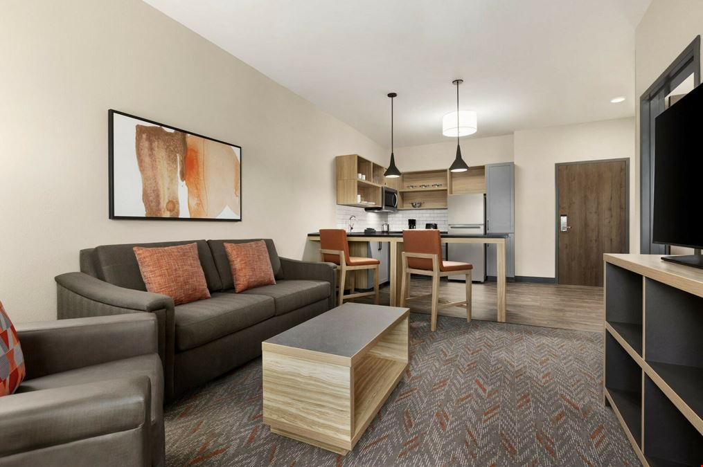 Candlewood Suites & avid Dual-Brand Development