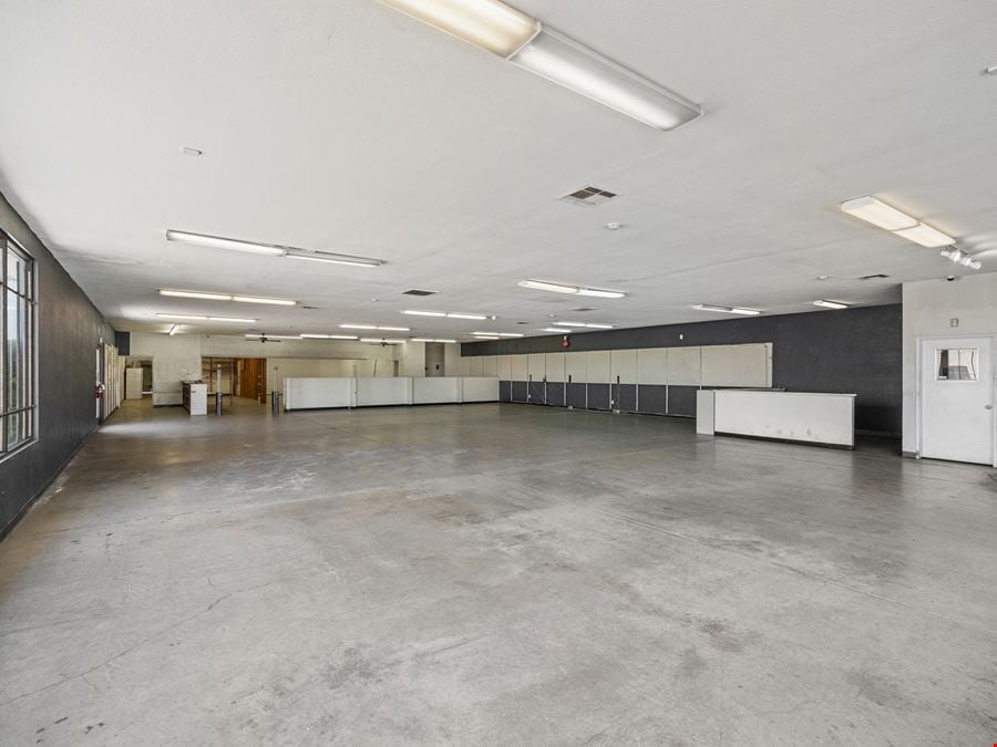 I-15 freeway showroom