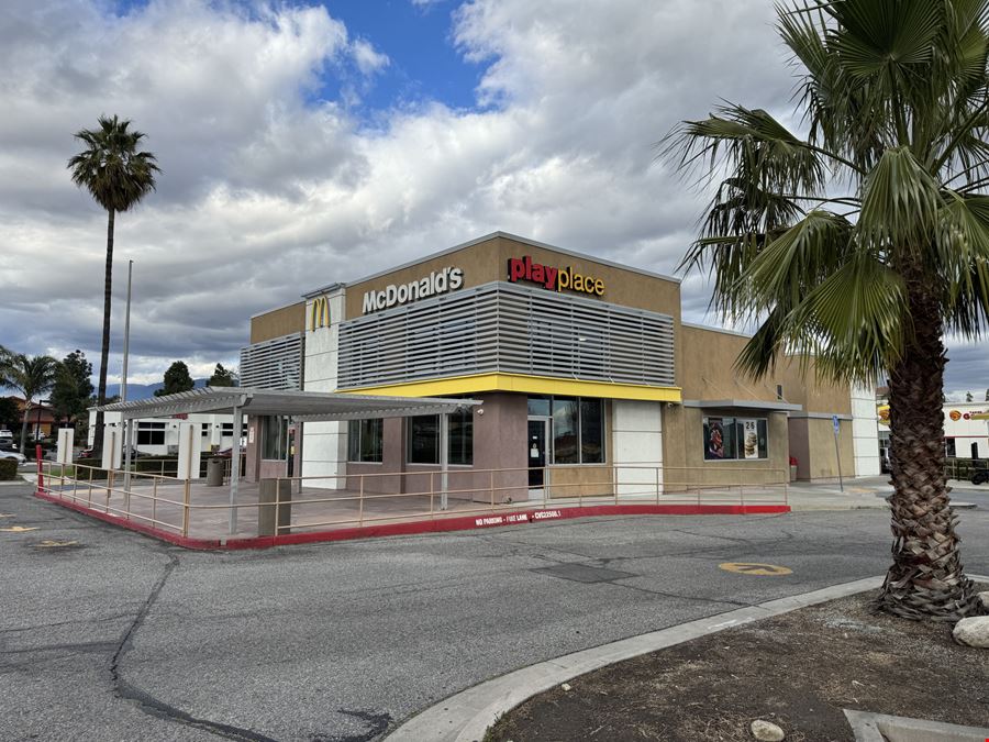 Shop Space in Superior Grocers Anchored Center