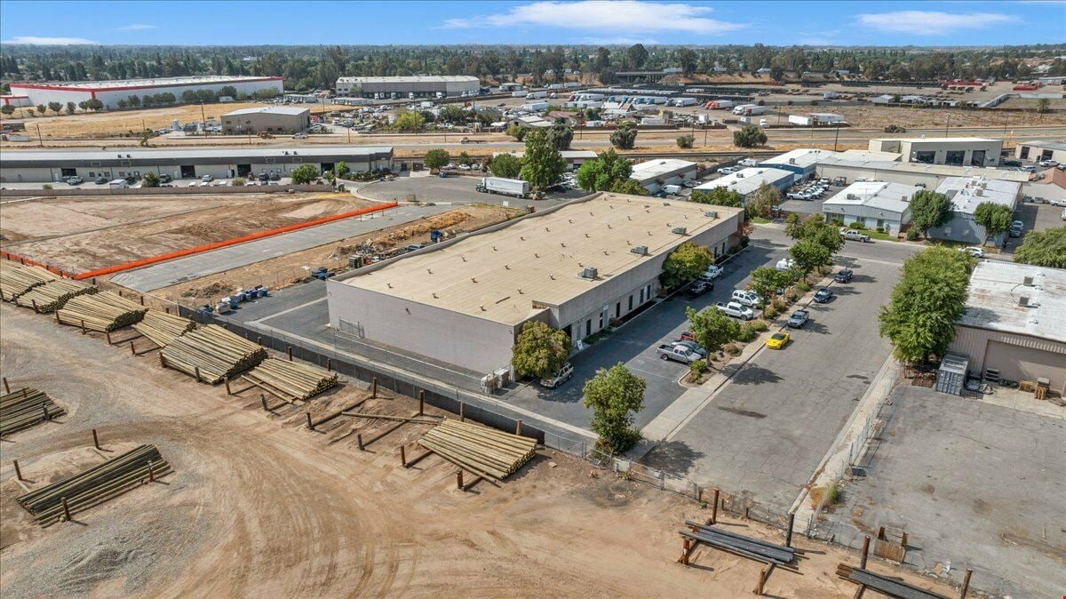 (2) Open Warehouse Spaces in Bullard Industrial Park
