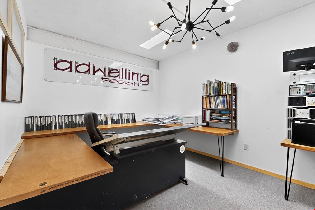 HIGH END RETAIL/OFFICE IN LOS RANCHOS
