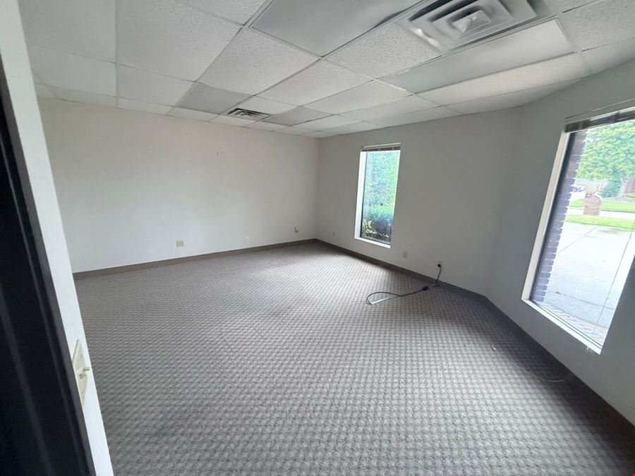 2117 Yellowood - Office/Warehouse