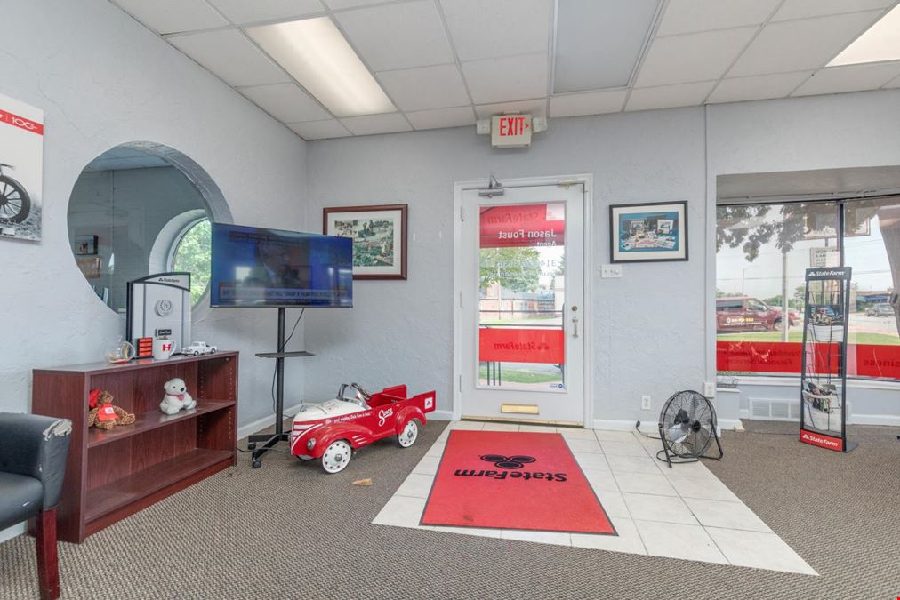 Prime Freestanding Retail/Office on Hampton Ave.