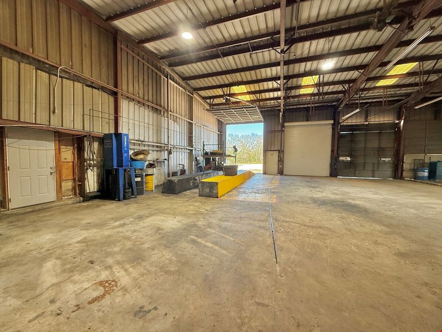 704 Murray Rd: Service Shop