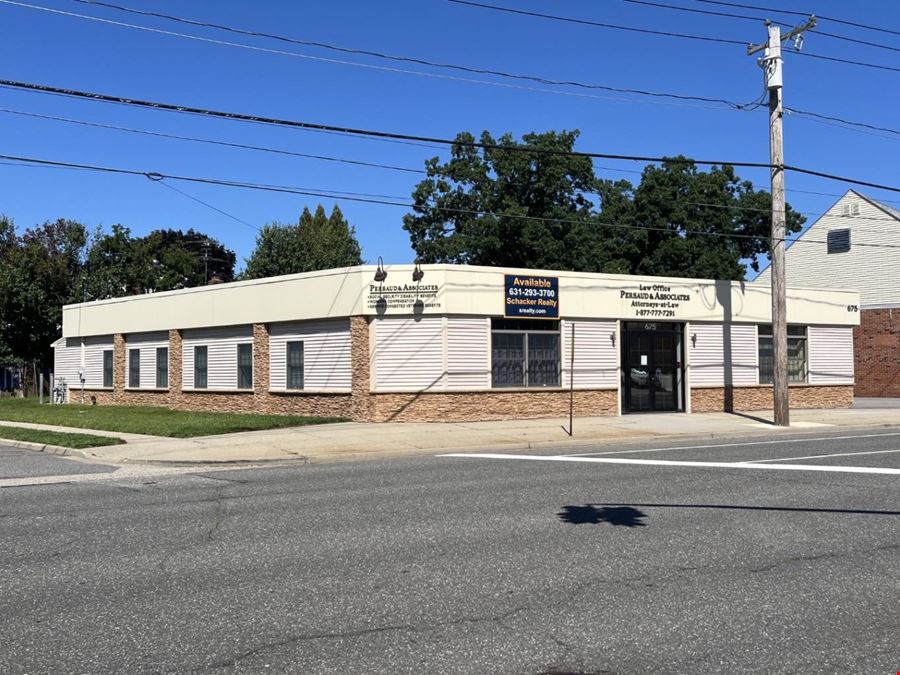675 Broadway, Massapequa