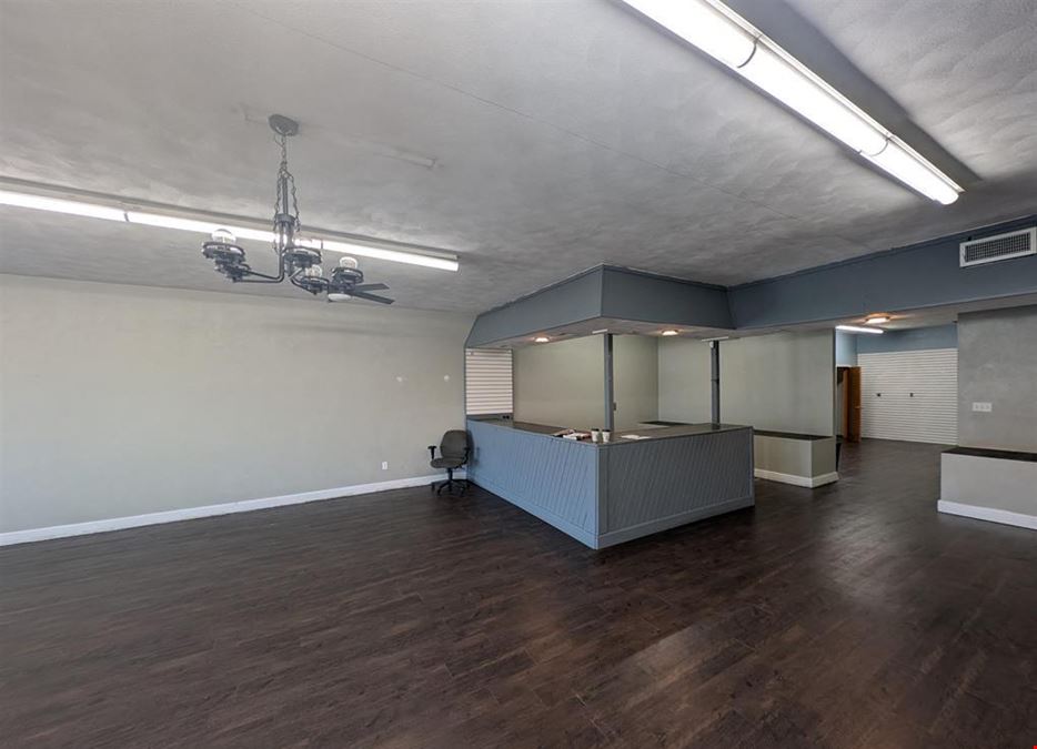 206 N Main St