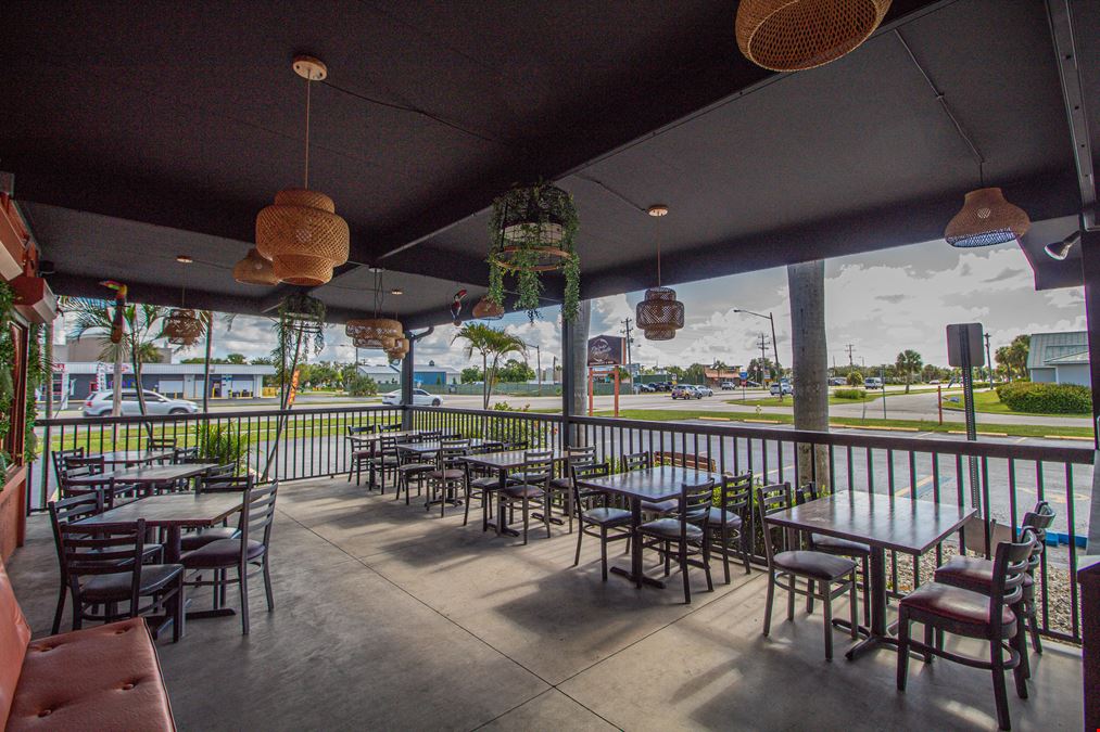 Turnkey Restaurant with Great Visibility in North Fort Myers