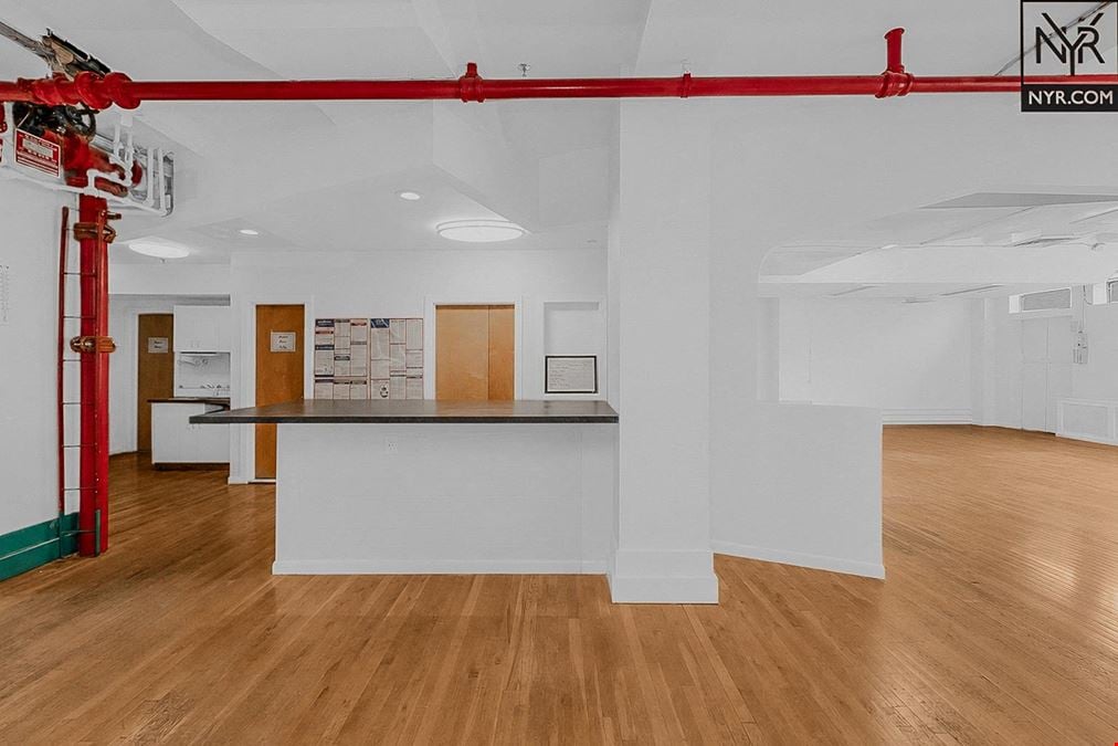 148 W 24th St
