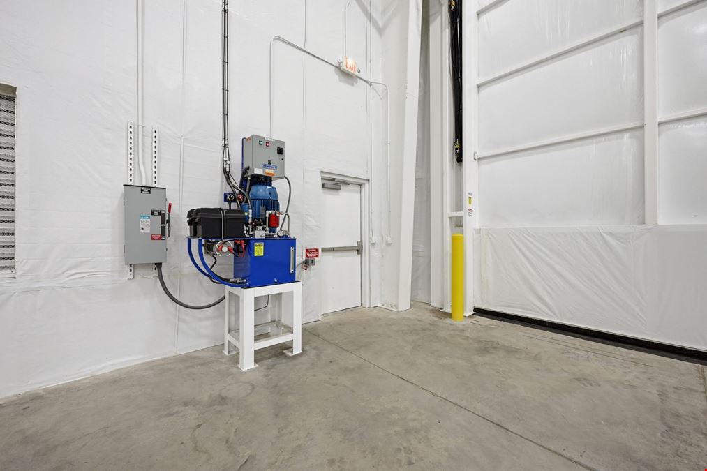 Hangar 30