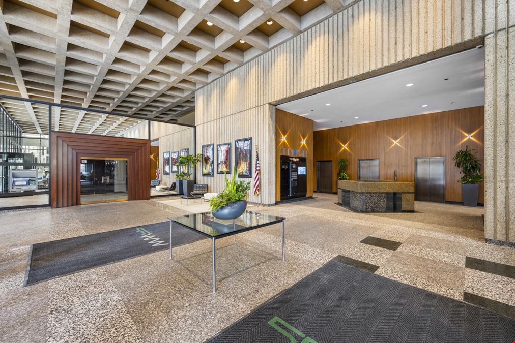 55 E WACKER DR, CHICAGO, IL 60601