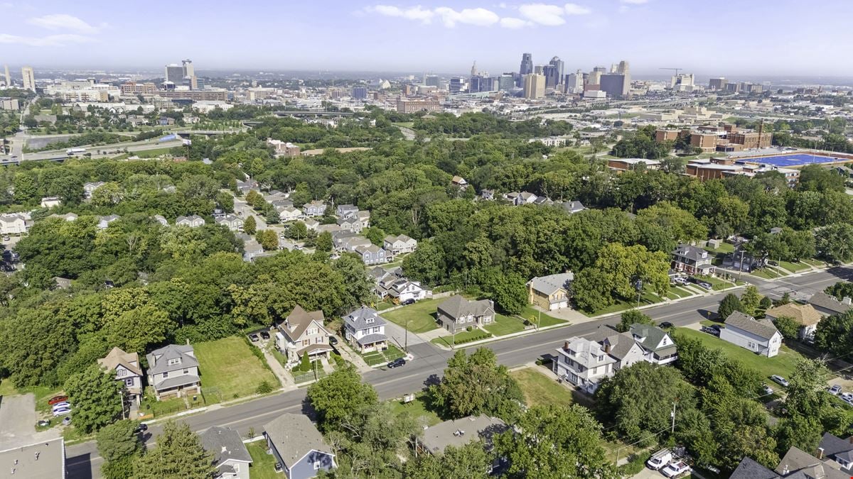 2207 E 24th Ter