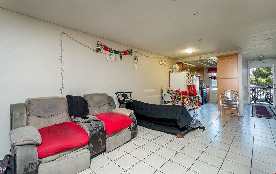 1810 S Broadway, Santa Ana, CA 92707