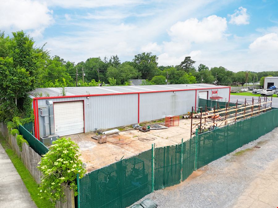 ±10,000 SF Office/Warehouse with Yard Space