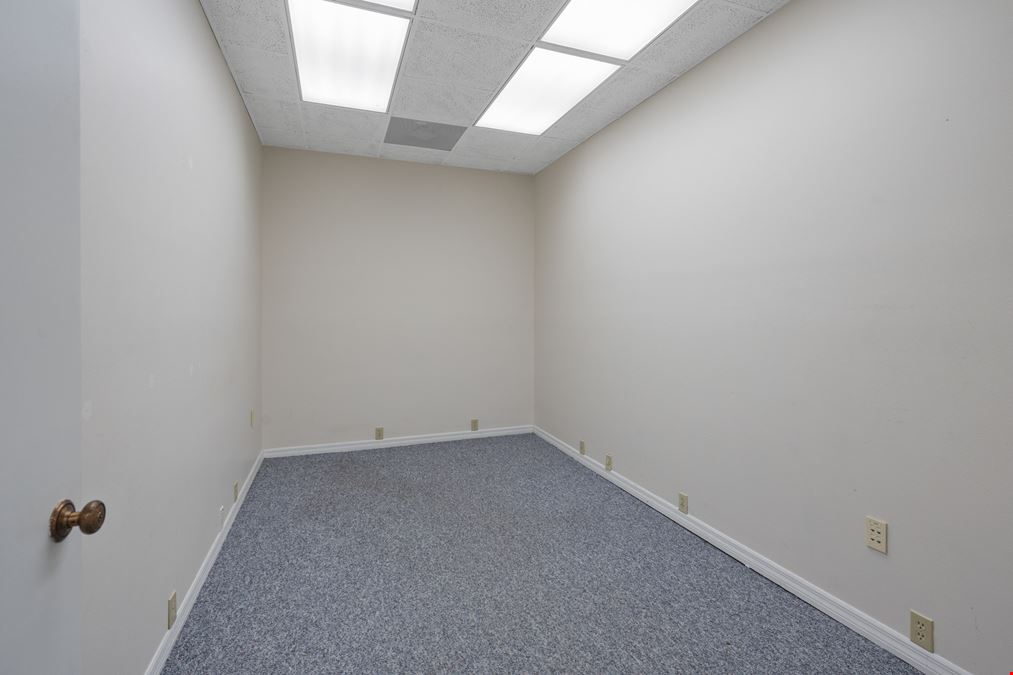 3000 North Atlantic Avenue 202/203